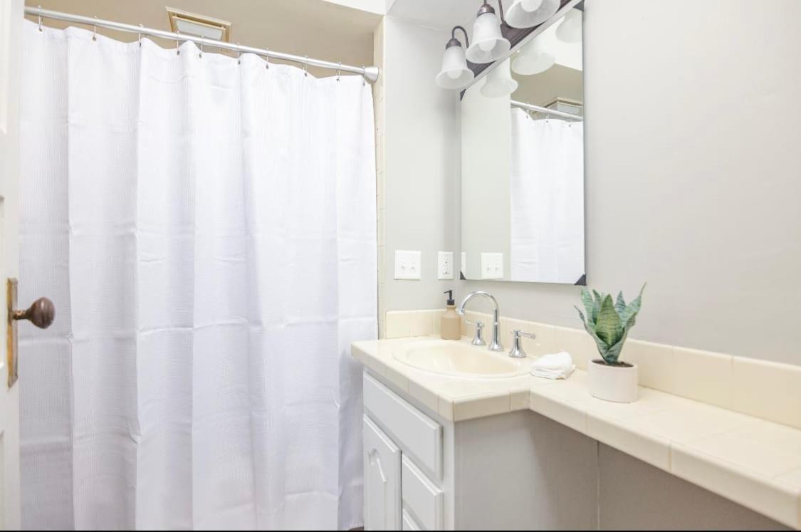 Spacious 2 Bedroom Home Near Ingersoll & Downtown Des Moines Ngoại thất bức ảnh